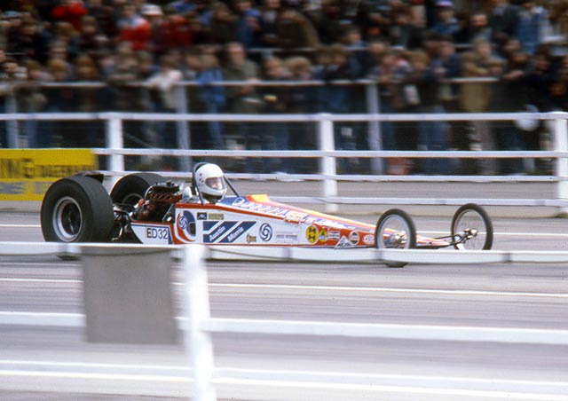 SH137-800.jpg - John Whitmore - Drag 'n' Fly