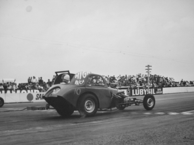 Santa Pod 1968 034.jpg