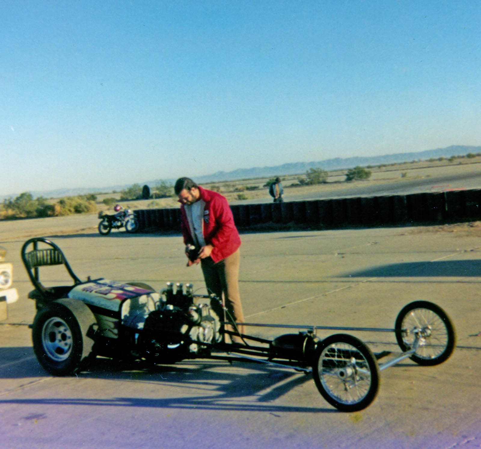 TB004.jpg