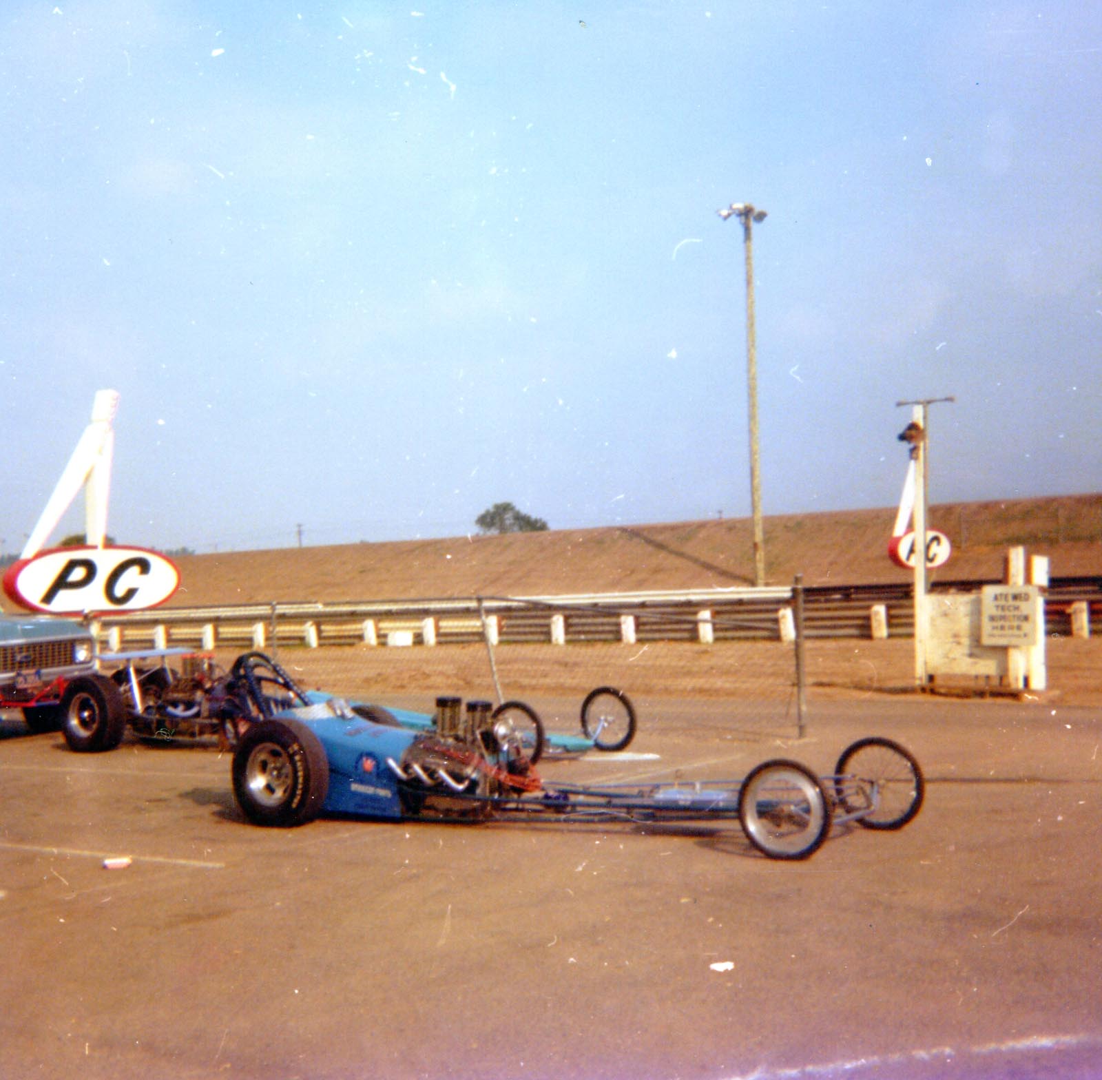 TB033.jpg