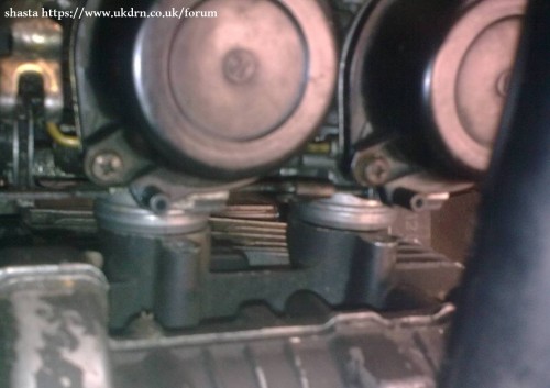 Difference in carburettor spacing